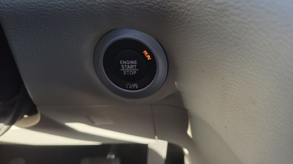 Used 2023 Chrysler Pacifica Touring-L FWD image 22