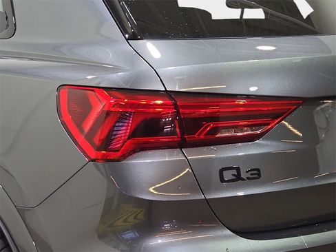 Certified 2025 Audi Q3 2.0T Premium Plus w/ Premium Plus Package image 37