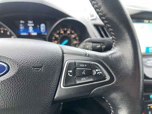 Used 2019 Ford Escape SE image 19