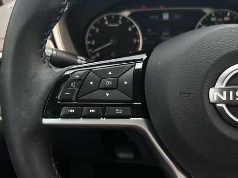 Used 2025 Nissan Altima 2.5 SV w/ SV Premium Package FWD image 26