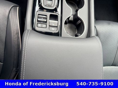 Certified 2025 Honda Pilot Elite image 42