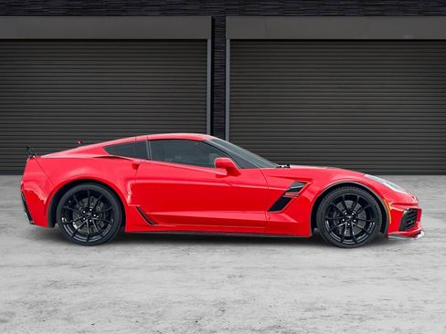 Used 2019 Chevrolet Corvette Grand Sport image 3