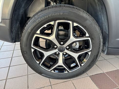 Used 2025 Jeep Compass Limited AWD/4WD image 30