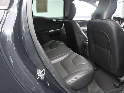 Used 2016 Volvo XC60 T5 Premier w/ Climate Package FWD image 25