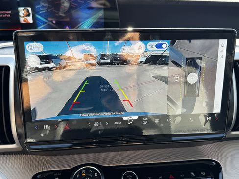 New 2025 Ford Expedition Active image 18