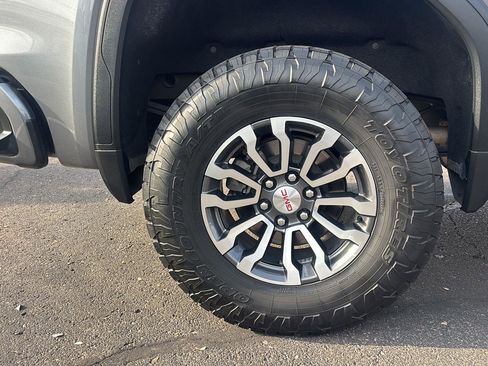 Used 2021 GMC Sierra 1500 AT4 w/ Technology Package image 9