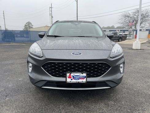 Used 2022 Ford Escape Titanium w/ Class II Trailer Tow Package image 8