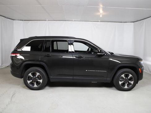 Used 2024 Jeep Grand Cherokee Limited 4xe AWD/4WD image 2