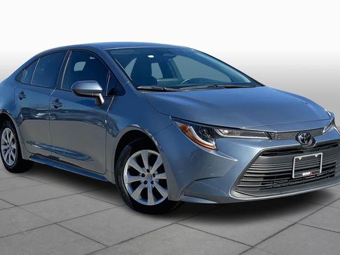 Used 2024 Toyota Corolla LE image 2