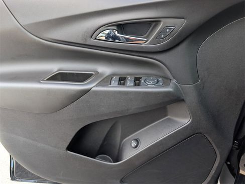 Used 2024 Chevrolet Equinox LT image 29