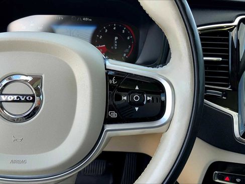 Used 2017 Volvo XC90 T6 Momentum w/ Vision Package image 24
