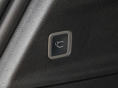 Used 2026 Chrysler Pacifica Select FWD image 33