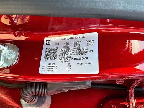 Used 2024 Chevrolet Colorado LT w/ LT Convenience Package II RWD image 14