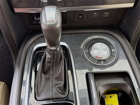 Certified 2022 Nissan Armada SV w/ SV Appearance Package image 19