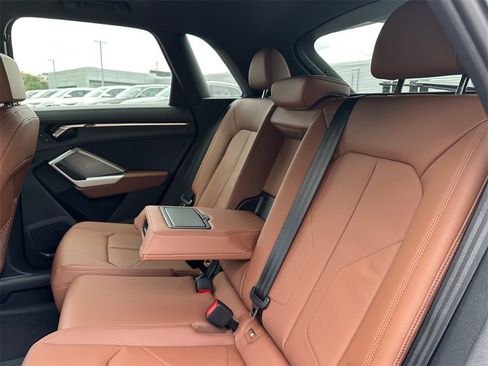 New 2025 Audi Q3 2.0T Premium image 30