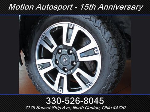 Used 2018 Toyota Tundra SR5 w/ TRD Off Road Package AWD/4WD image 43