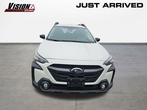Used 2023 Subaru Outback Premium image 2