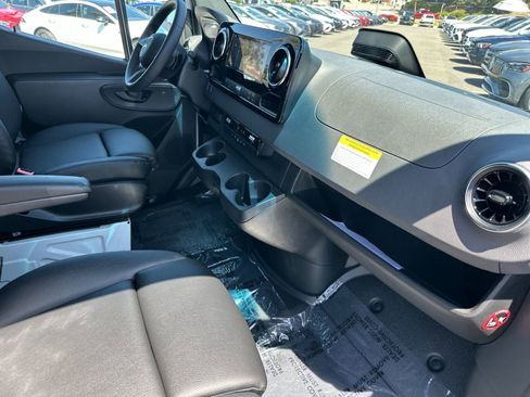 New 2025 Mercedes-Benz Sprinter 2500 image 17