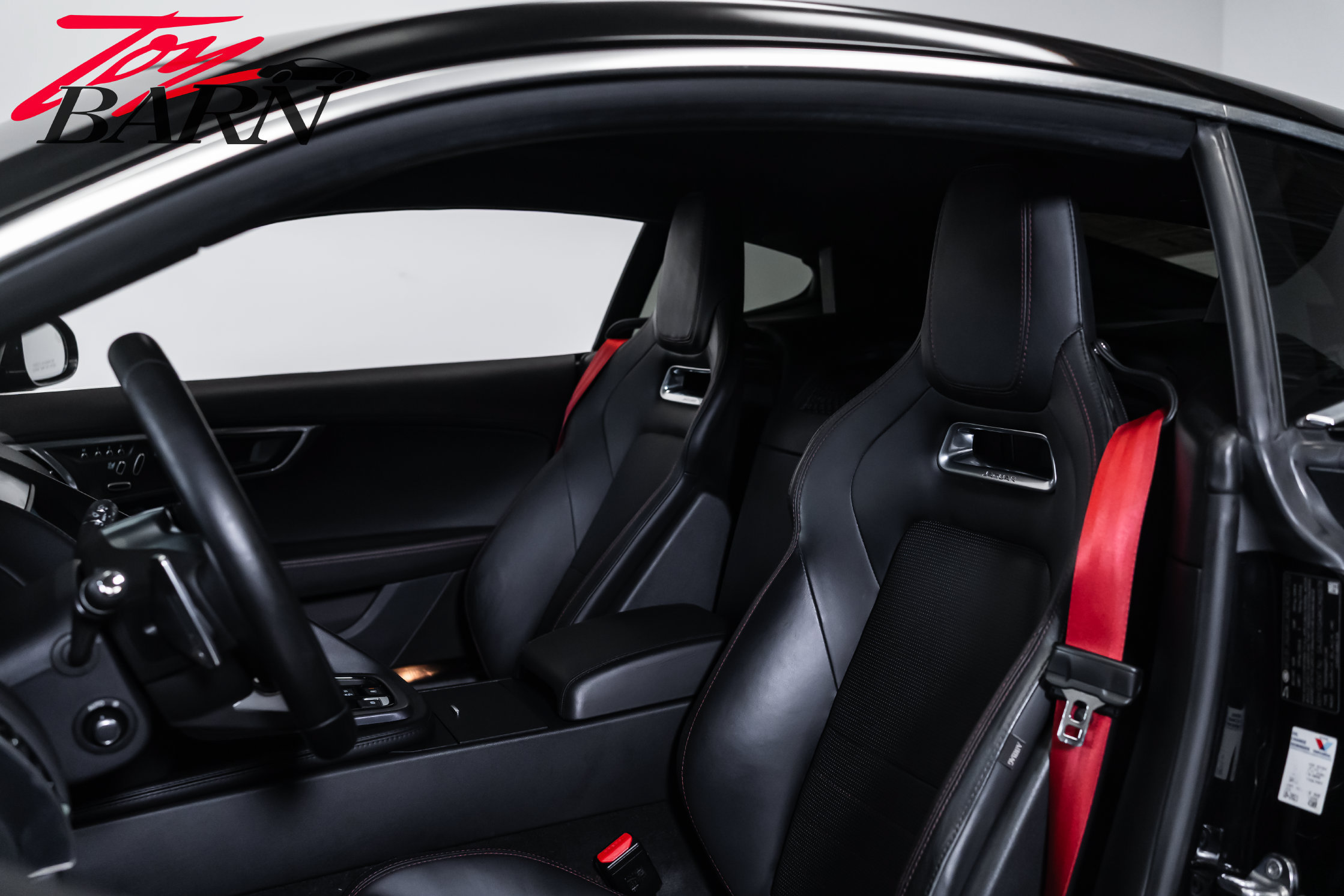 Used 2019 Jaguar F-TYPE Coupe RWD image 19
