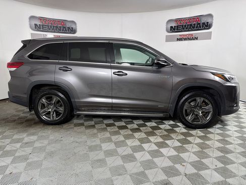 Used 2017 Toyota Highlander Limited Platinum AWD/4WD image 4