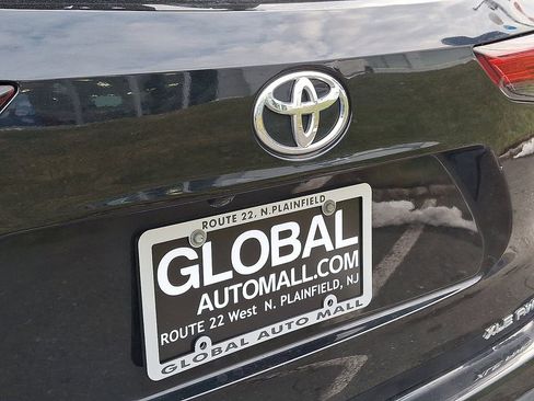Used 2022 Toyota Highlander XLE image 31
