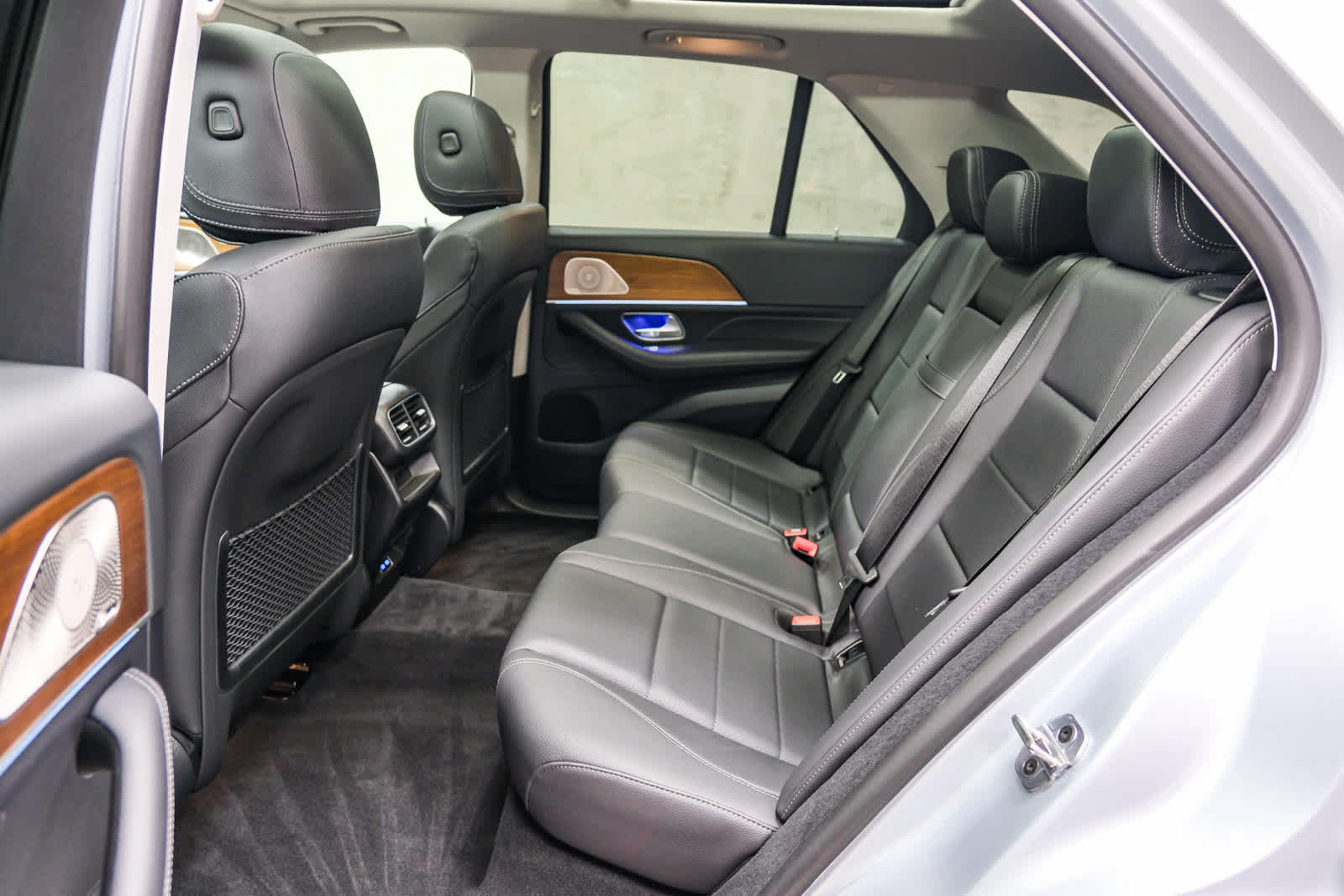 Used 2026 Mercedes-Benz GLE 450e 4MATIC w/ AMG Line Exterior image 23