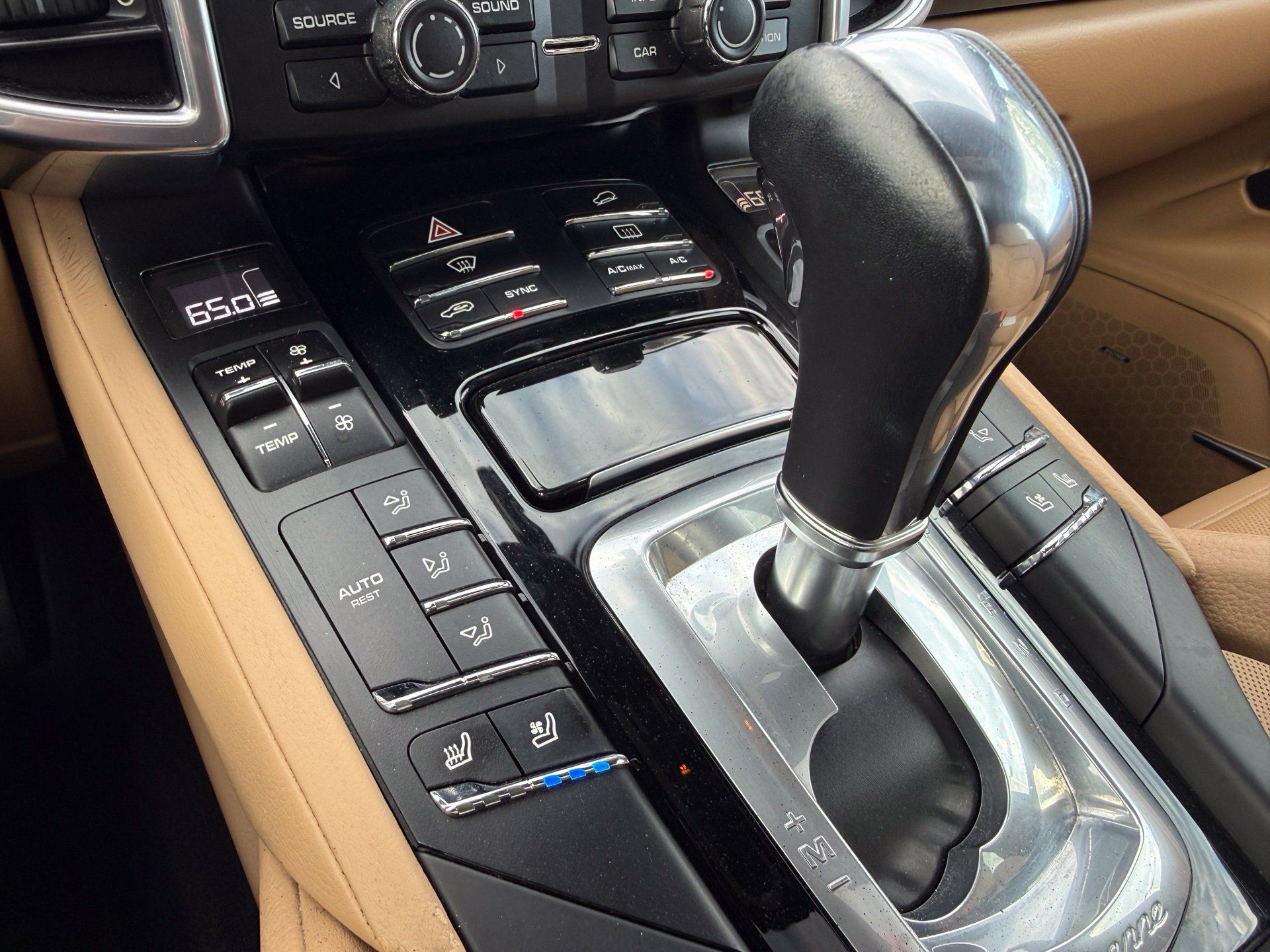 Used 2015 Porsche Cayenne Diesel AWD/4WD image 19