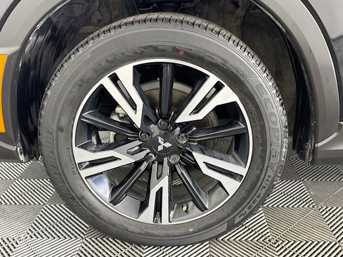 Used 2023 Mitsubishi Eclipse Cross SE image 37