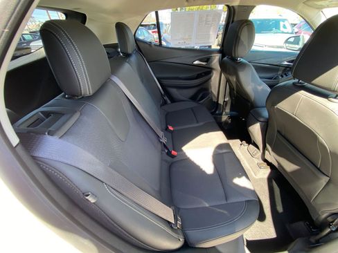 Used 2025 Buick Encore GX Preferred image 38