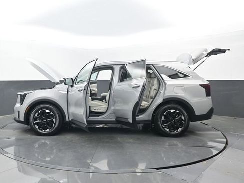 Used 2025 Kia Sorento S w/ Panoramic Sunroof Package FWD image 33