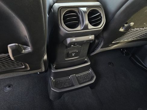 New 2026 Jeep Wrangler Unlimited Sahara AWD/4WD image 11