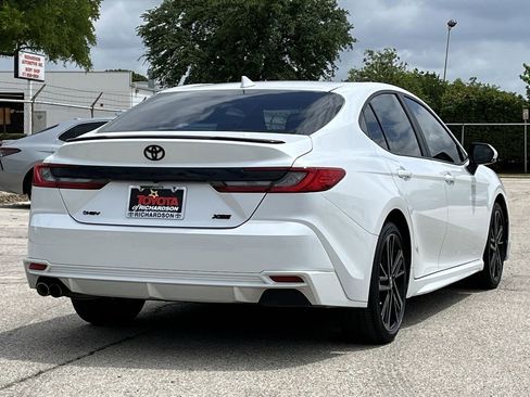 Used 2025 Toyota Camry XSE FWD image 4