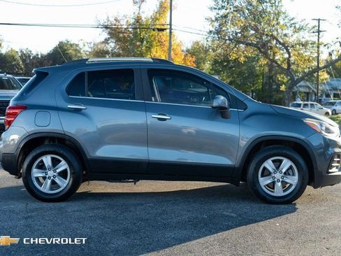 Used 2020 Chevrolet Trax LT w/ Driver Confidence Package image 4