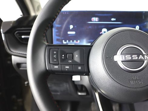 New 2026 Nissan Kicks SR w/ Cold Weather Package image 13