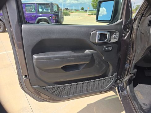 Used 2023 Jeep Wrangler Unlimited Sport AWD/4WD image 12