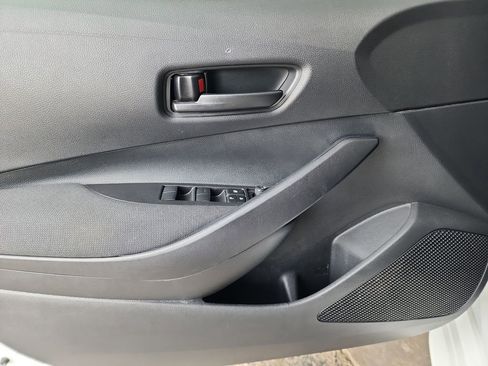 Used 2025 Toyota Corolla LE FWD image 13
