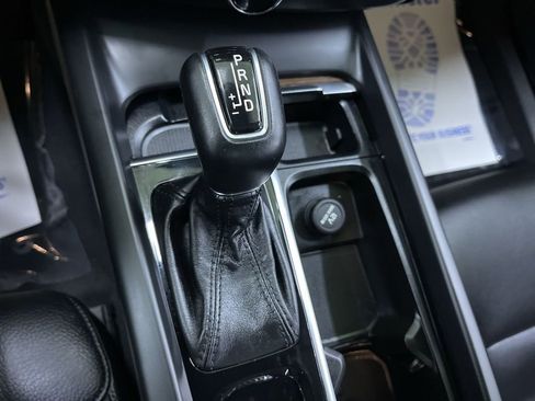 Used 2021 Volvo XC60 T5 Momentum w/ Premium Package FWD image 25