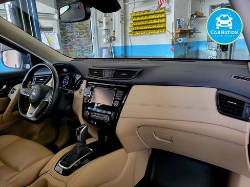 Used 2017 Nissan Rogue SL AWD/4WD image 14