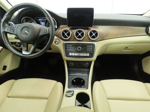 Used 2018 Mercedes-Benz GLA 250 image 13