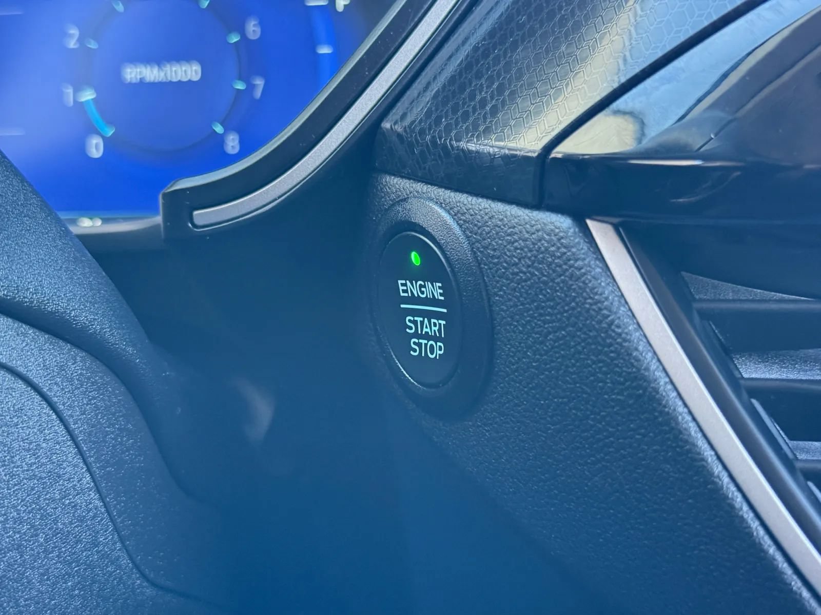 Used 2021 Ford Escape SEL w/ SEL Stealth AWD Package image 28