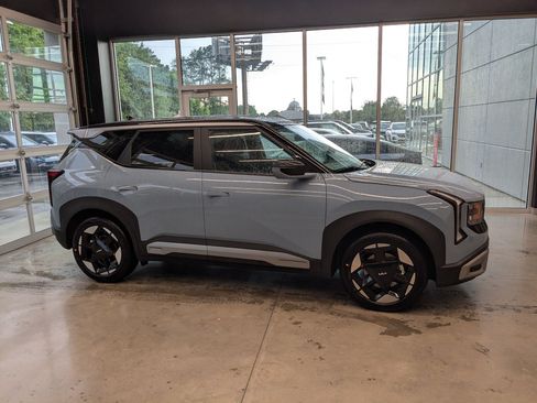 New 2027 Kia Seltos S FWD image 4