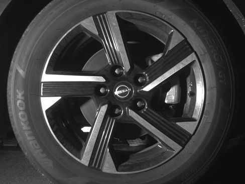 Used 2025 Nissan Sentra SV FWD image 16