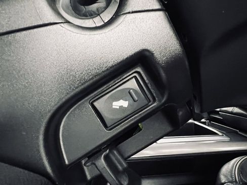 Used 2014 RAM 3500 Laramie Longhorn image 23