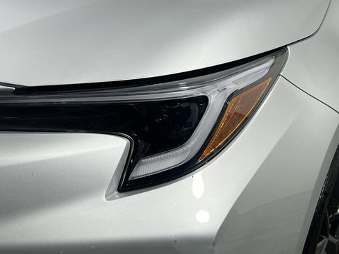 Used 2025 Toyota Corolla SE FWD image 12