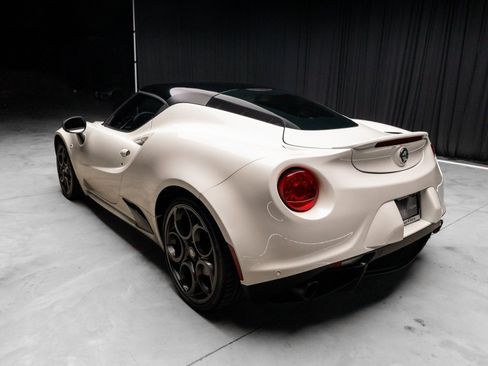 Used 2015 Alfa Romeo 4C Coupe w/ Leather Interior Group image 11