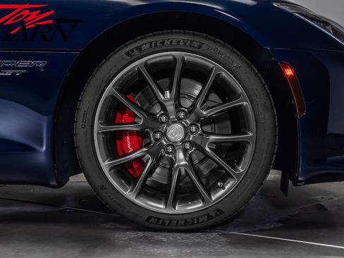 Used 2017 Dodge Viper GTC w/ GTS Interior Package image 17