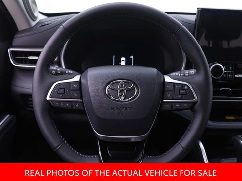 Certified 2026 Toyota Highlander Limited AWD/4WD image 14