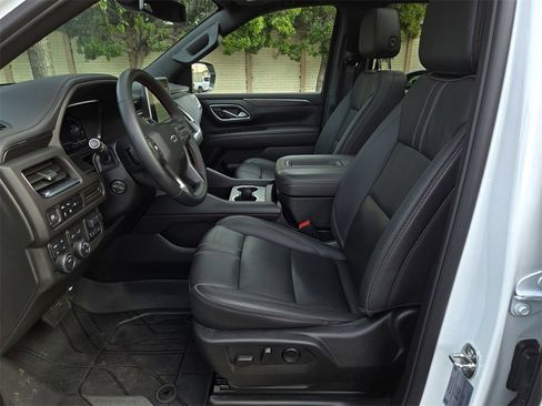 Used 2024 Chevrolet Suburban RST w/ Luxury Package image 20