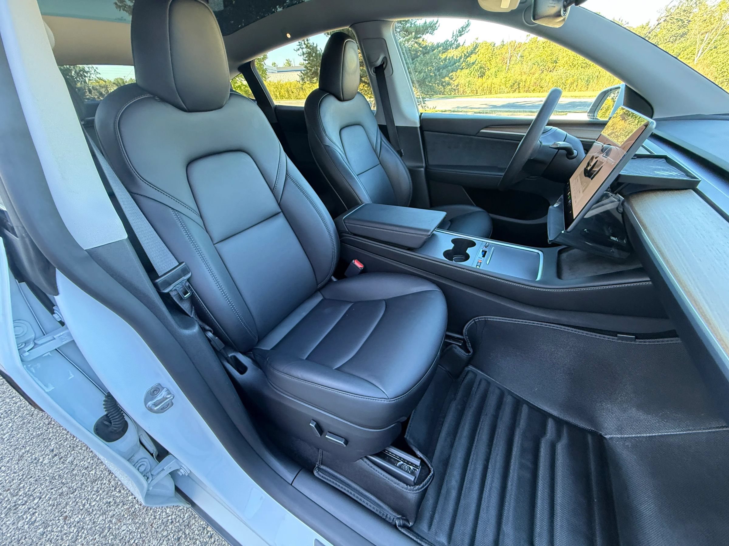 Used 2023 Tesla Model Y Performance AWD/4WD image 16