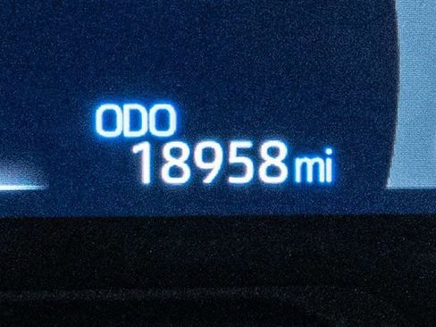 Used 2023 Toyota RAV4 SE image 25